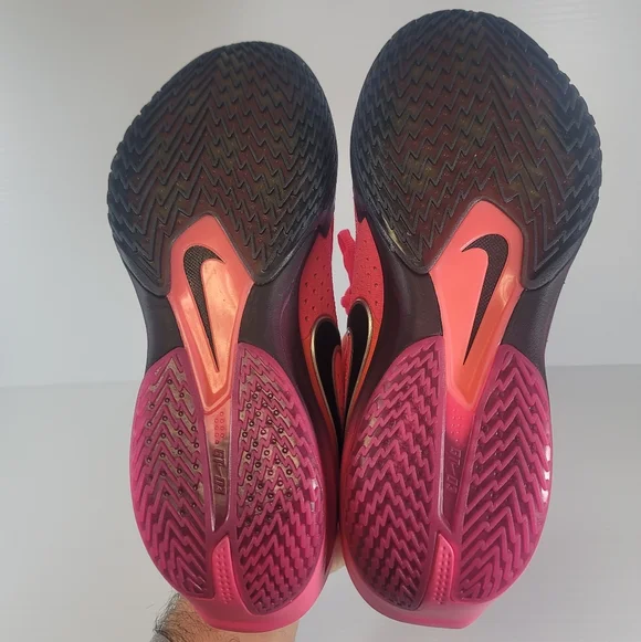 Nike GT Cut 3 Hyper Pink Black Basketball Shoes Mens Size 9.5 DV2913-600